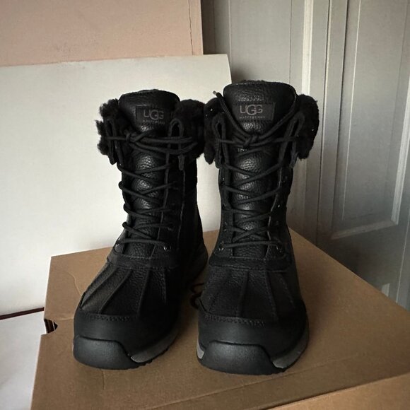 NIB UGG Adirondack III Black Leather Fur Lined Boots Women's Size 8.5  & 10 - Picture 3 of 8